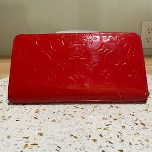 Louis Vuitton Cerise Monogram Vernis Zippy Wallet